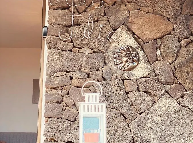 Julia La Asomada (Lanzarote)