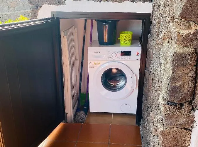 Julia La Asomada (Lanzarote)