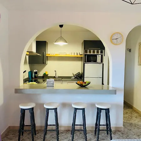 Julia アパート La Asomada